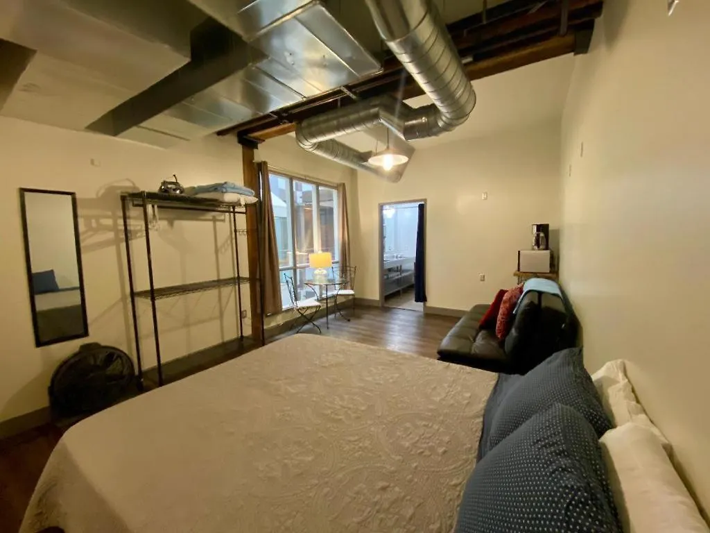 Nashville Downtown Hostel - Adults Only
